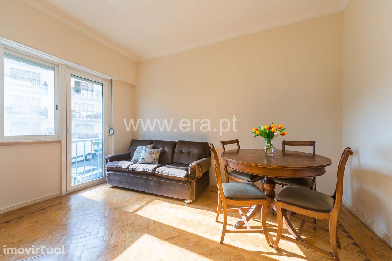 Apartamento T3 - R/C Alto com Excelente Luz Natural - Grande imagem: 2/30