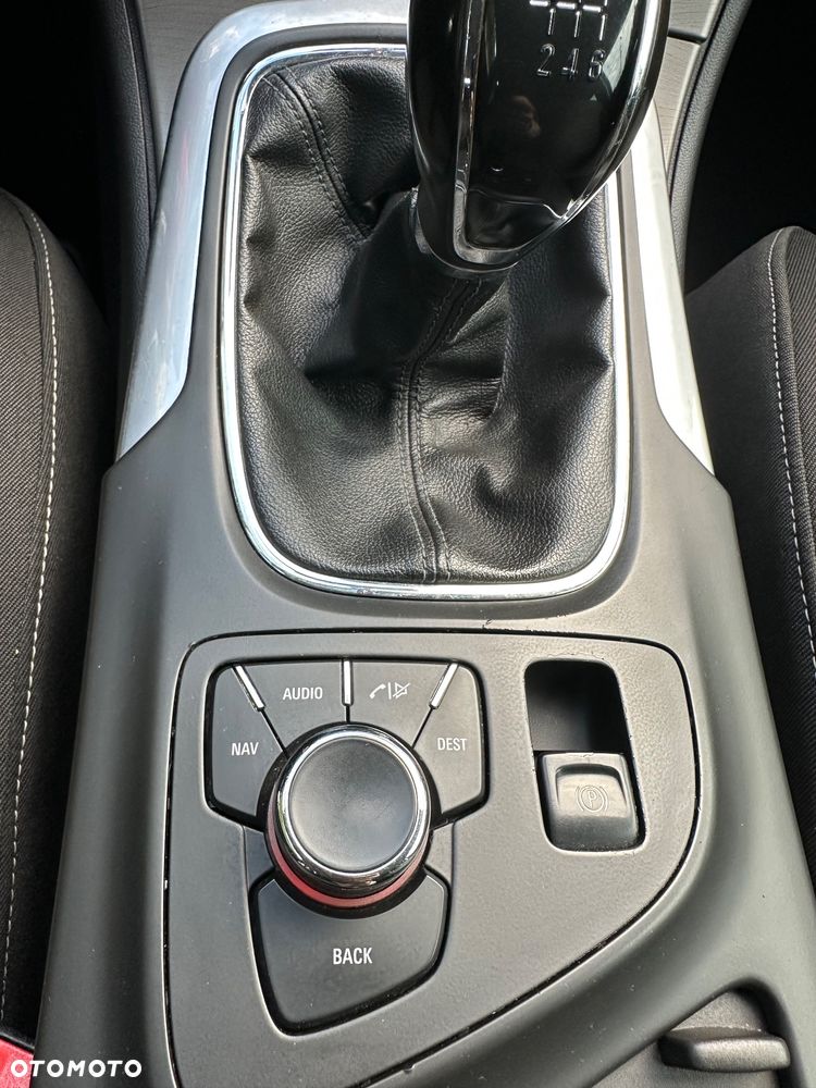 Opel Insignia - 12