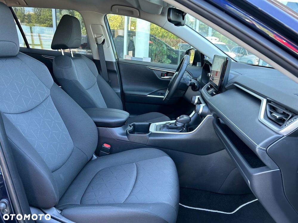 Toyota RAV4 - 10