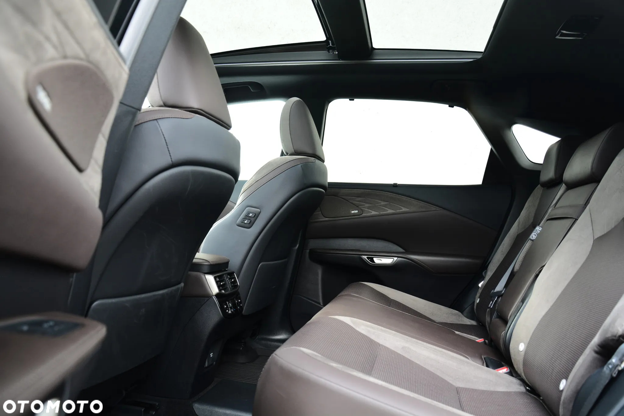 Lexus RX - 9
