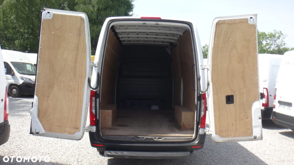 Mercedes-Benz Sprinter - 7