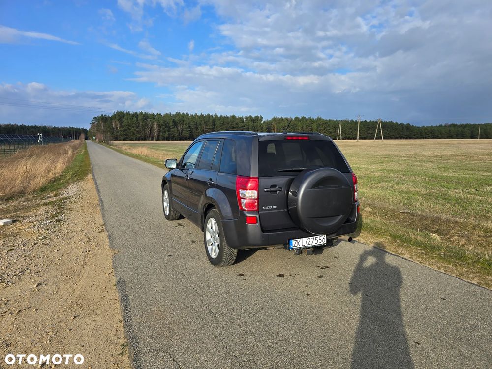 Suzuki Grand Vitara 2.4 De Luxe - 8