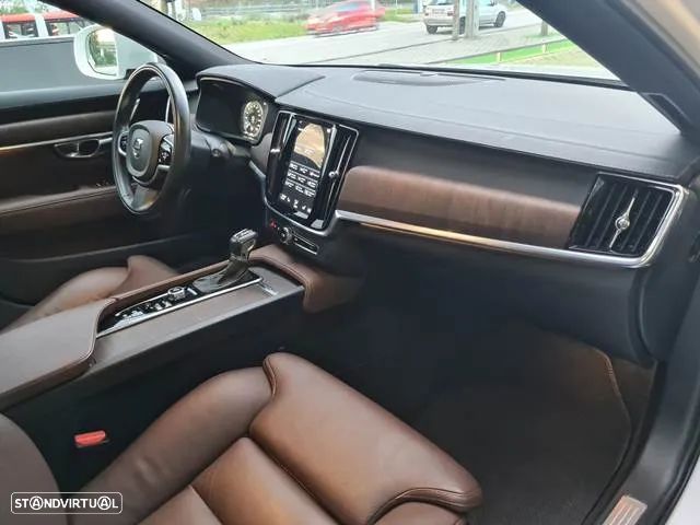 Volvo V90 Cross Country 2.0 D5 Pro AWD Geartronic - 36