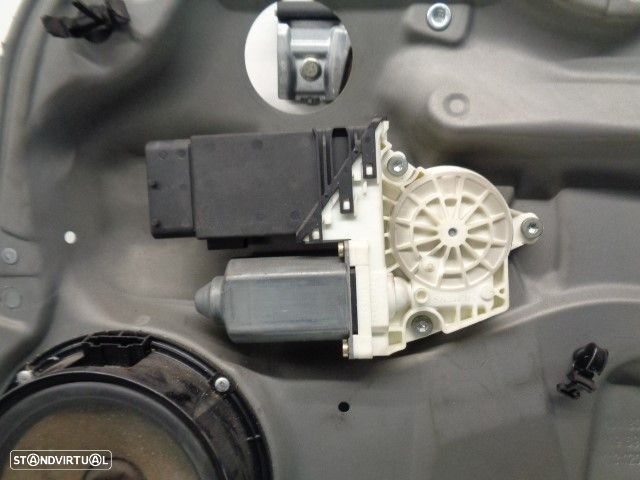 ELEVADOR DE VIDRO FRONTAL DIREITO VOLKSWAGEN GOLF IV 2001 -1C1959802A - 2