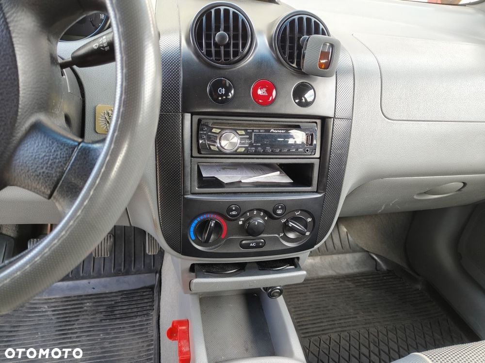 Daewoo Kalos - 7