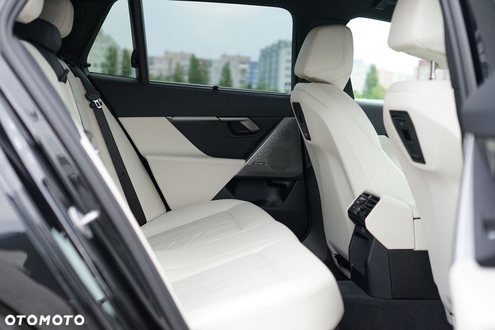 BMW Seria 5 520d xDrive mHEV - 39