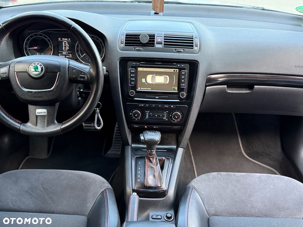 Skoda Octavia 2.0 TDI CR DPF DSG RS - 32