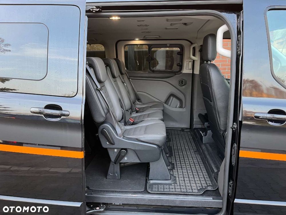 Ford Tourneo Custom - 30