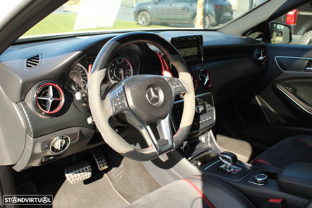 Mercedes-Benz A 45 AMG 4-Matic - 33