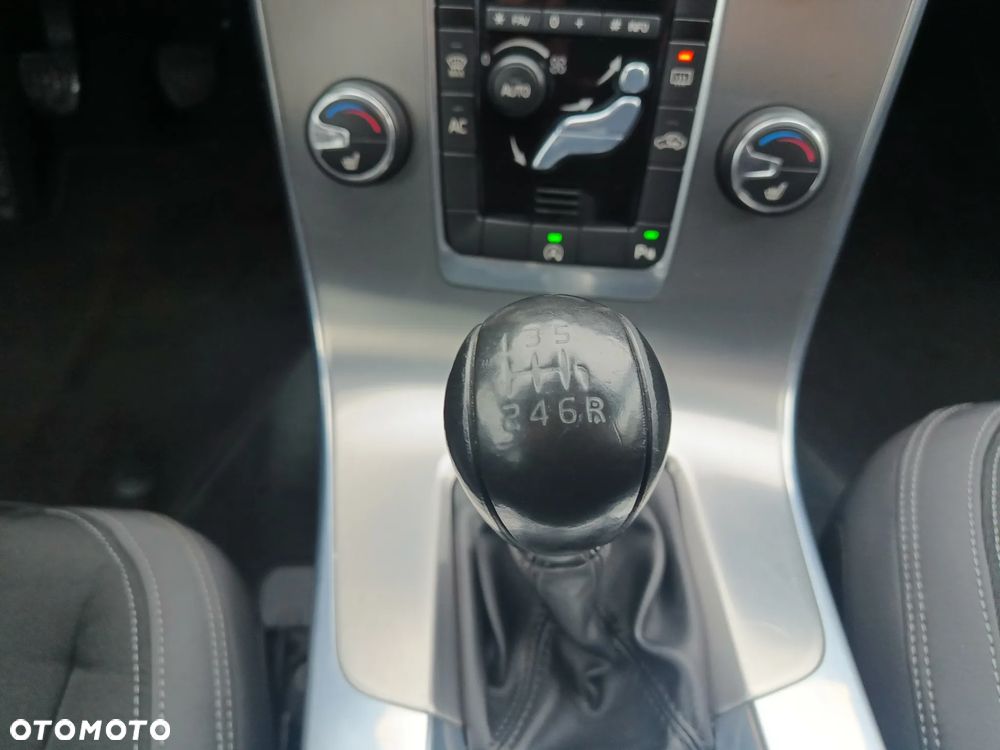 Volvo V60 D3 Edition - 25