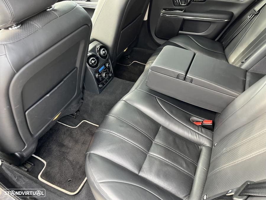Jaguar XJ 3.0 D V6 Premium Luxury - 38