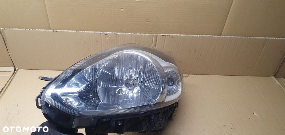Lampa lewy przód przednia lewa Fiat Punto EVO - 2