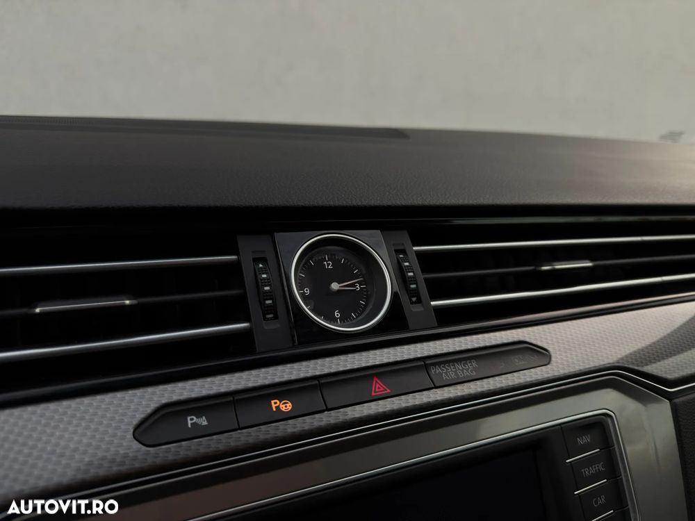 Volkswagen Passat Alltrack 2.0 TDI DSG 4Motion - 17