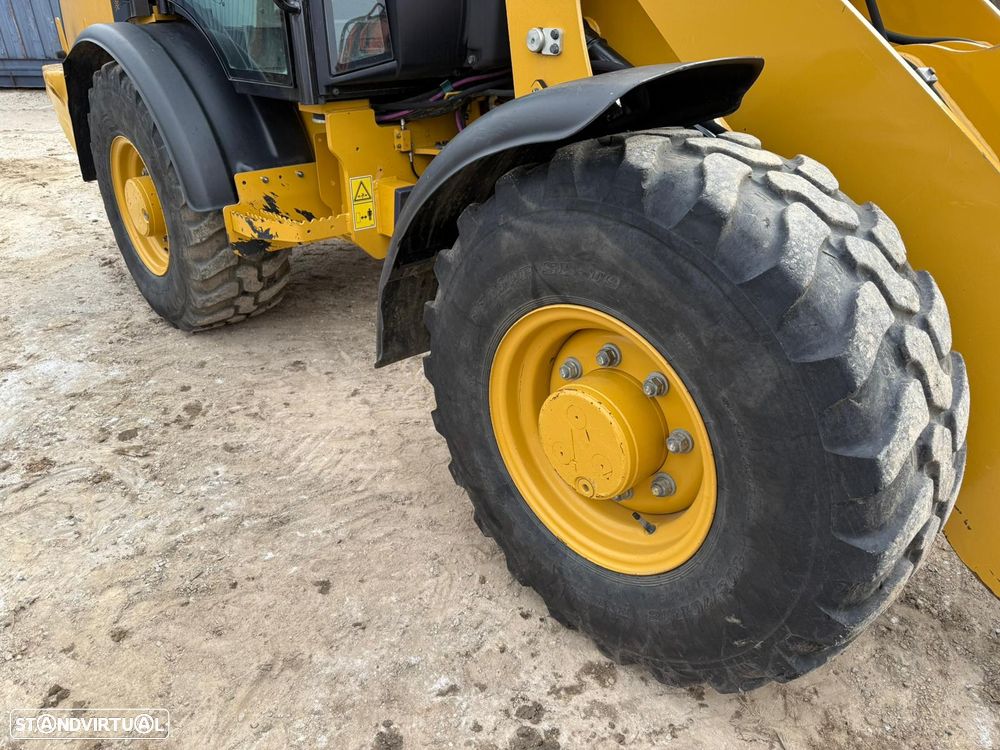 Caterpillar 906M - 11