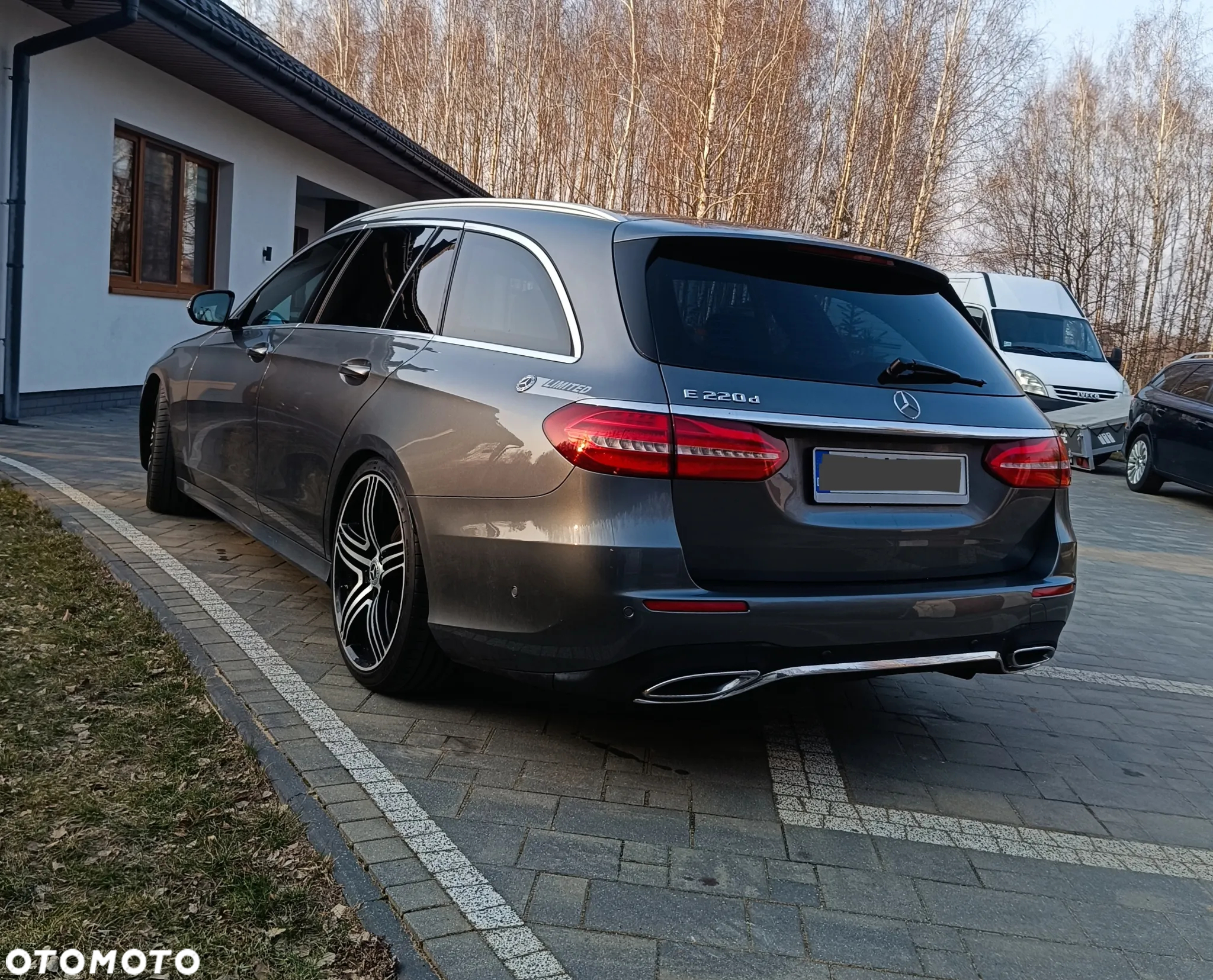 Mercedes-Benz Klasa E 220 d T 9G-TRONIC AMG Line - 7