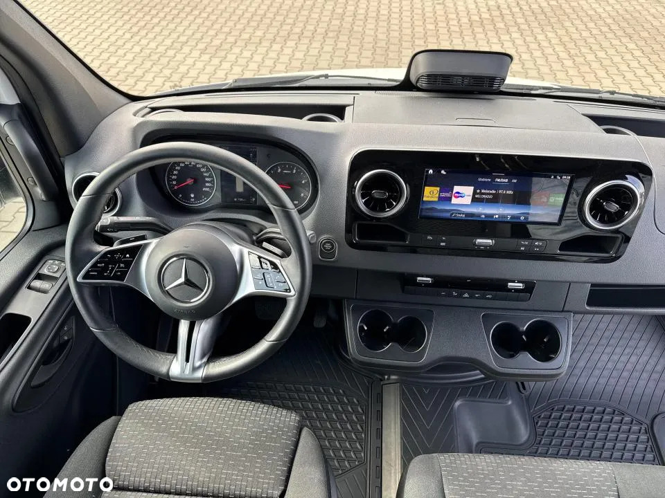 Mercedes-Benz Sprinter - 23
