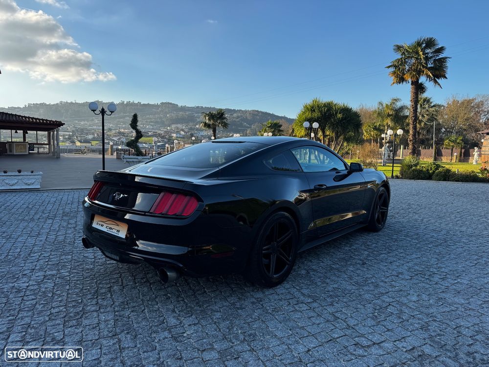 Ford Mustang 2.3 Eco Boost Aut. - 6