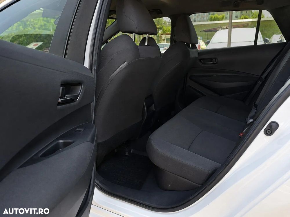 Toyota Corolla 1.8 HSD Dynamic - 16