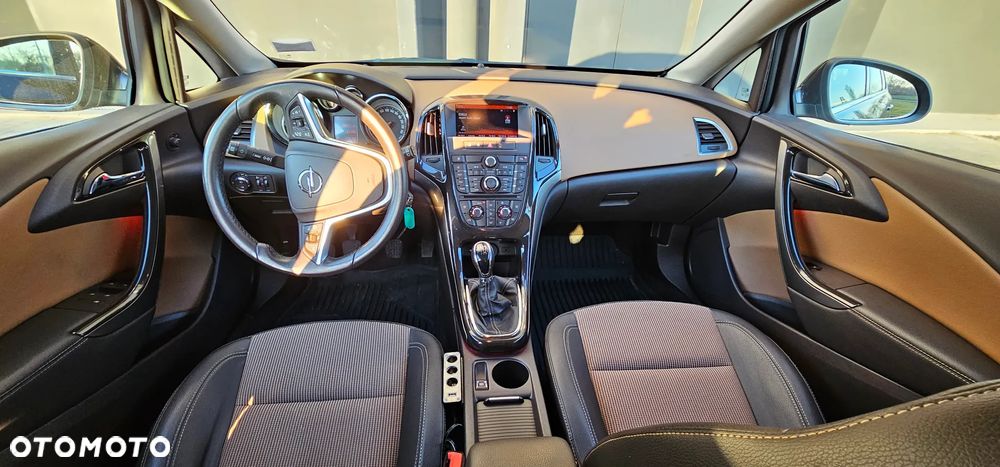 Opel Astra 1.4 T Cosmo EU6 - 27