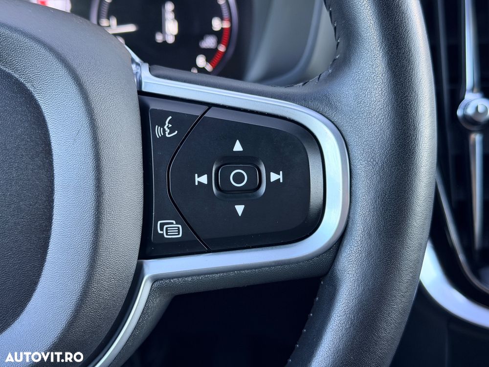 Volvo V60 D3 Geartronic Momentum - 29