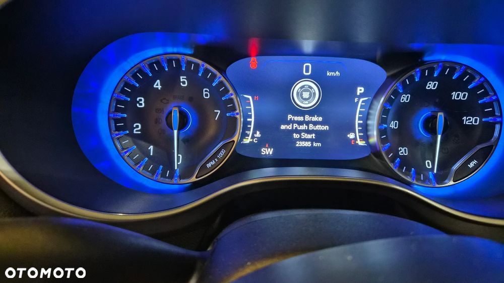 Chrysler Pacifica - 20