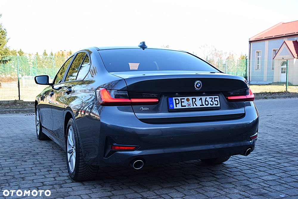 BMW Seria 3 318d Edition M Sport Shadow - 4