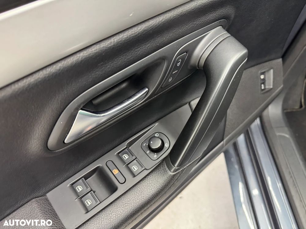 VOLKSWAGEN Passat 2012 — imagine 24