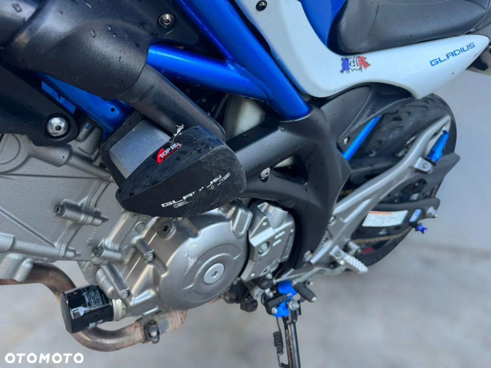 Suzuki Gladius - 16
