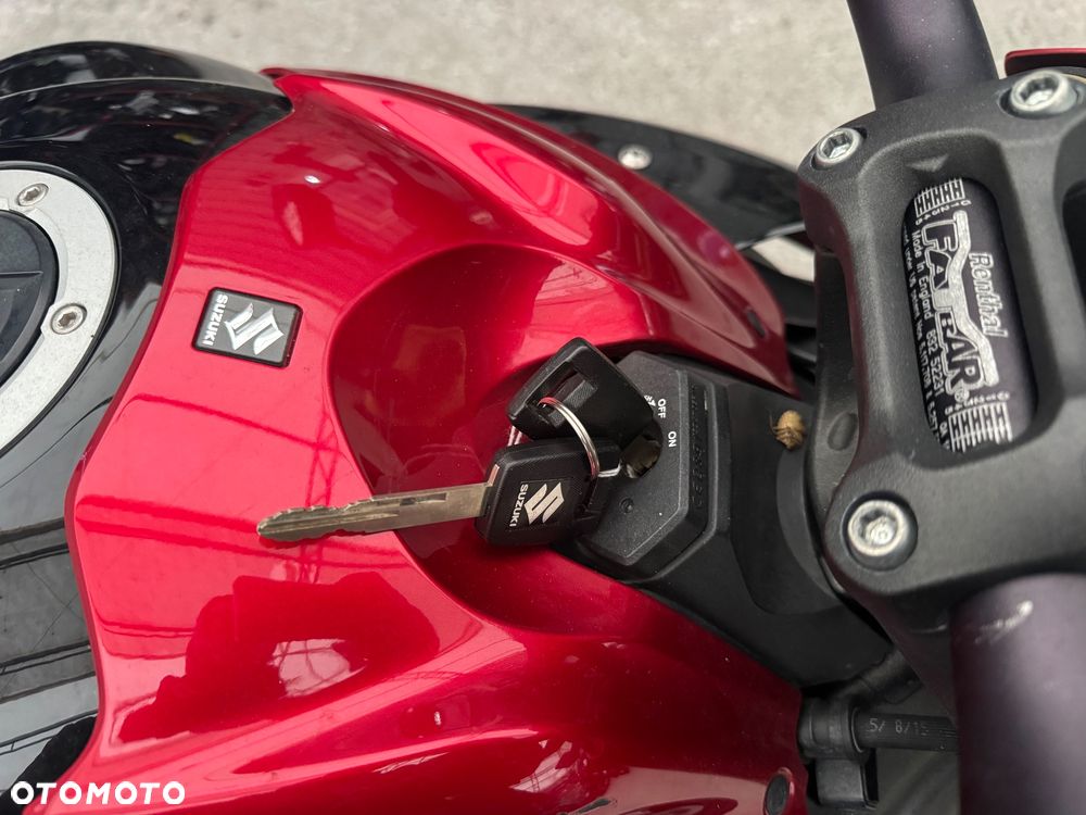 Suzuki GSX 1000 - 28