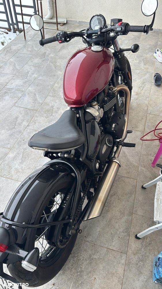 Triumph Bonneville Bobber - 5