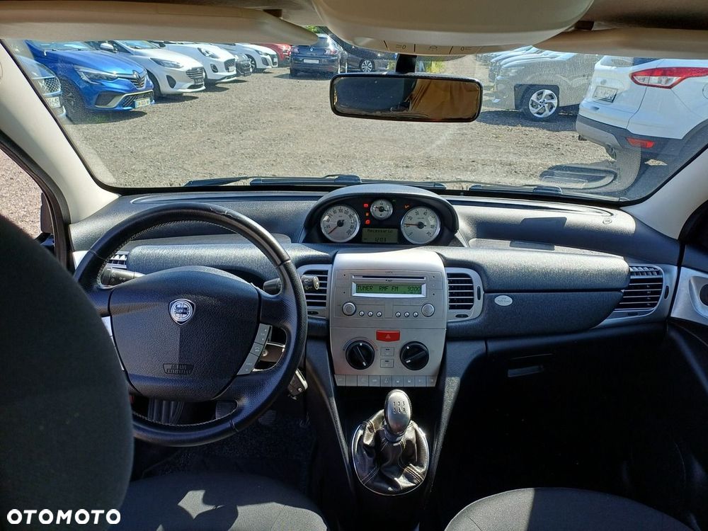 Lancia Ypsilon - 16