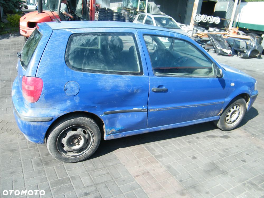 Volkswagen Polo III FL (6N2) (99-01r.) 1.4 B 100 KM. Silnik AUB Skrzynia ETC lakier 1C/A5C .Cały na części.GWARANCJA !!! Przód Tył Zestaw Komplet Drzwi Klapa Zderzak Błotnik Maska Grill Atrapa Szyba Pas Lampa Lusterko Boczki Fotel Kanapa Kokpit Deska Rozdzielcza Przełącznik Włącznik Sterownik Przewody Wiązka Instalacja Moduł Komputer Czujnik Listwa Pompa Alternator Wtryski Głowica Rozrusznik Kompresor Sprzęgło Dwumas Silnik Skrzynia ABS Klimatyzacji Paliwa Wspomagania Kolektor Turbina Przepustnica Zawór Chłodnica Koło Hak Belka Sanki Zawieszenie Mcpherson Półoś Amortyzator Wydech Tłumik Zacisk Most - 4