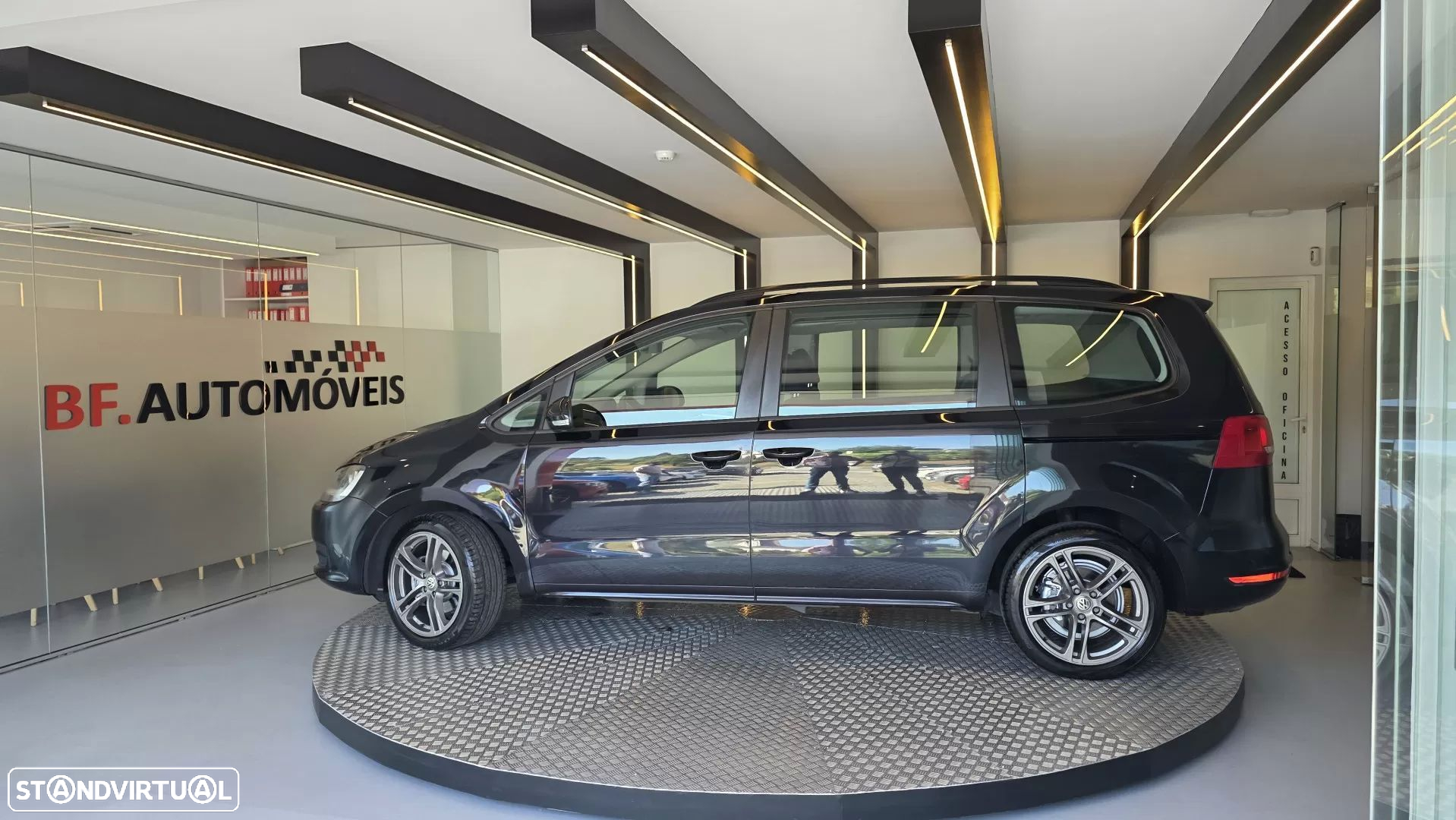 VW Sharan 2.0 TDi BlueMotion - 11