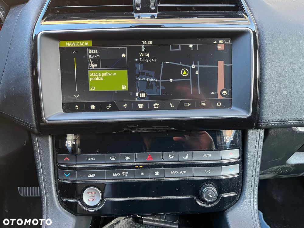 Jaguar F-Pace - 16