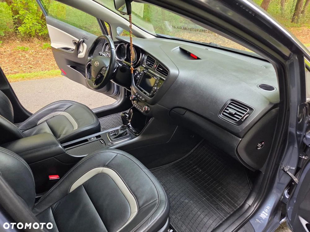 Kia Ceed 1.6 GDI SW DCT Platinum Edition - 17