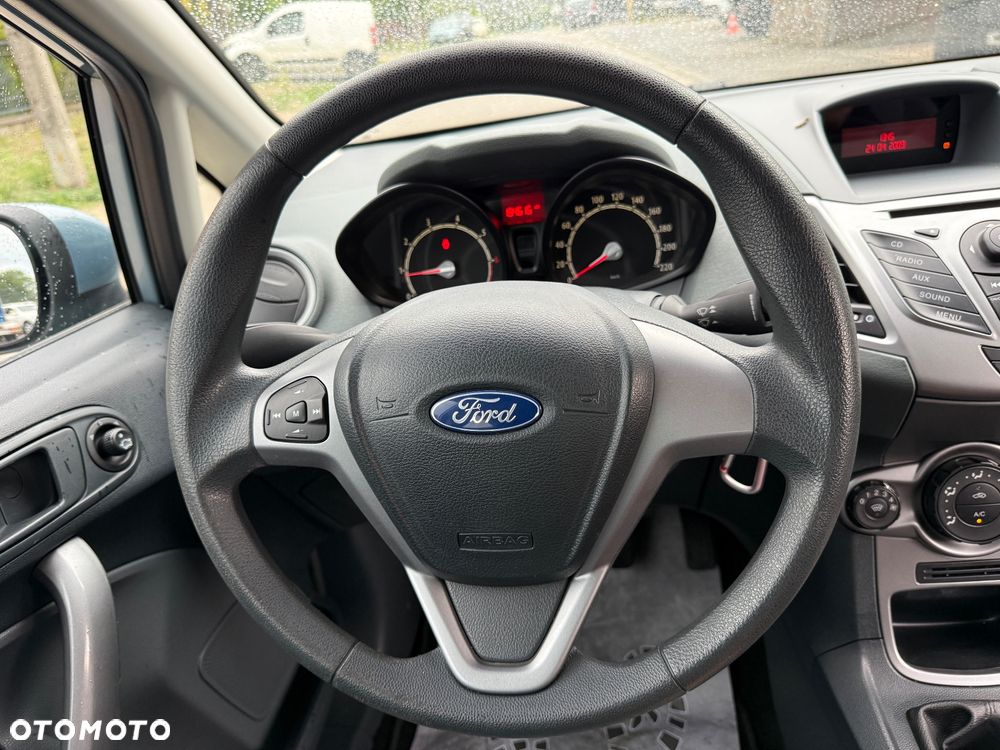 Ford Fiesta 1.25 Celebration - 11