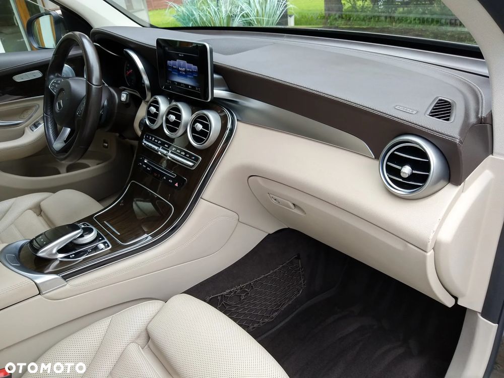 Mercedes-Benz GLC 220 d 4Matic 9G-TRONIC AMG Line - 7