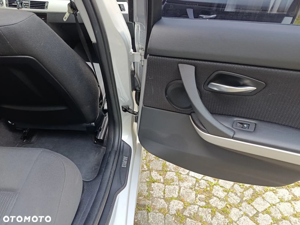BMW Seria 3 318d DPF - 9