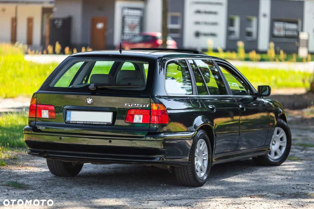 BMW Seria 5 525d Touring - 11