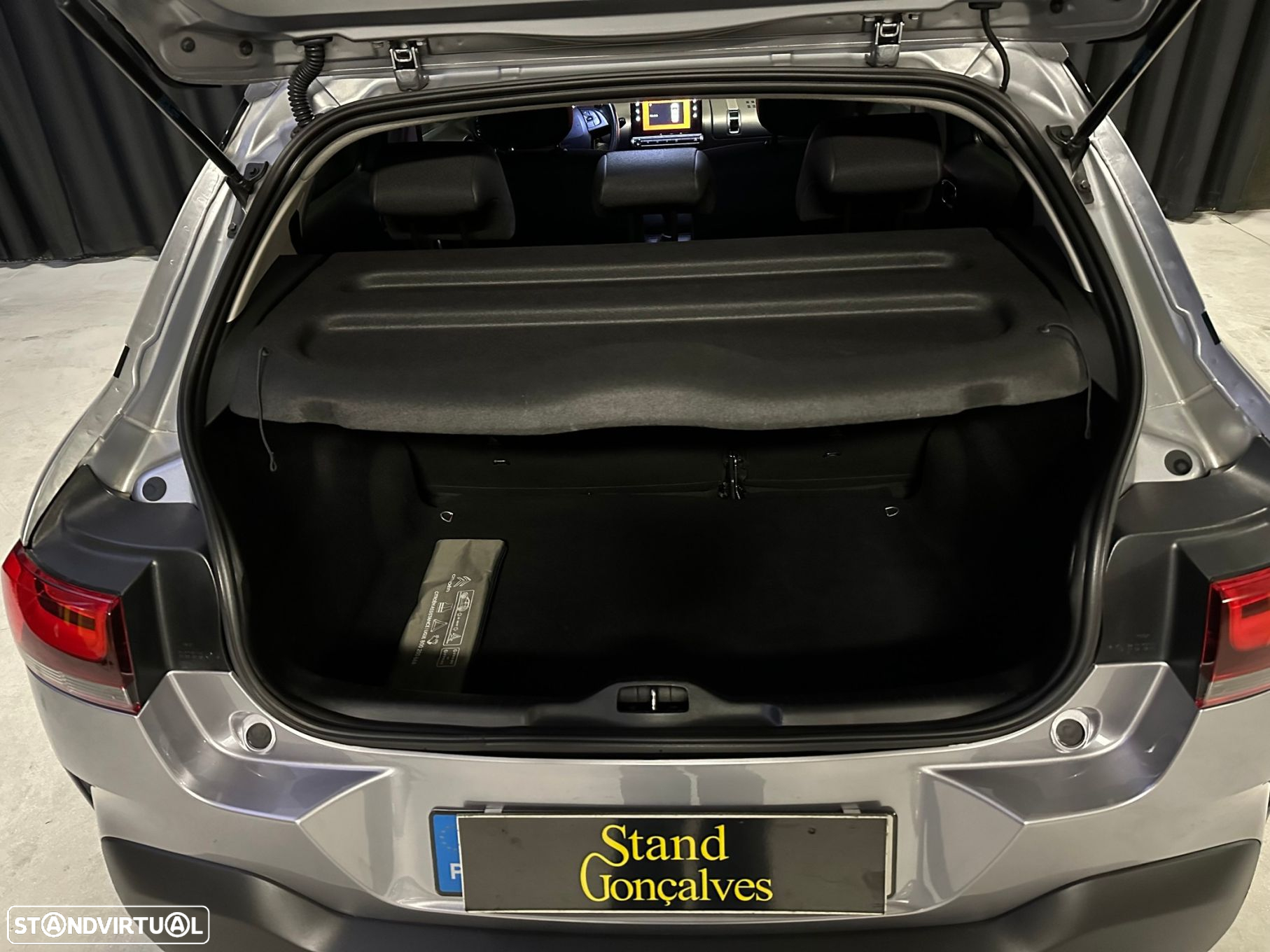 Citroën C4 Cactus 1.2 PureTech Shine - 24