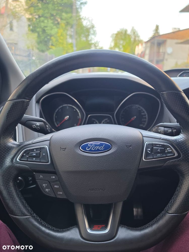 Ford Focus 2.0 TDCi ST - 23