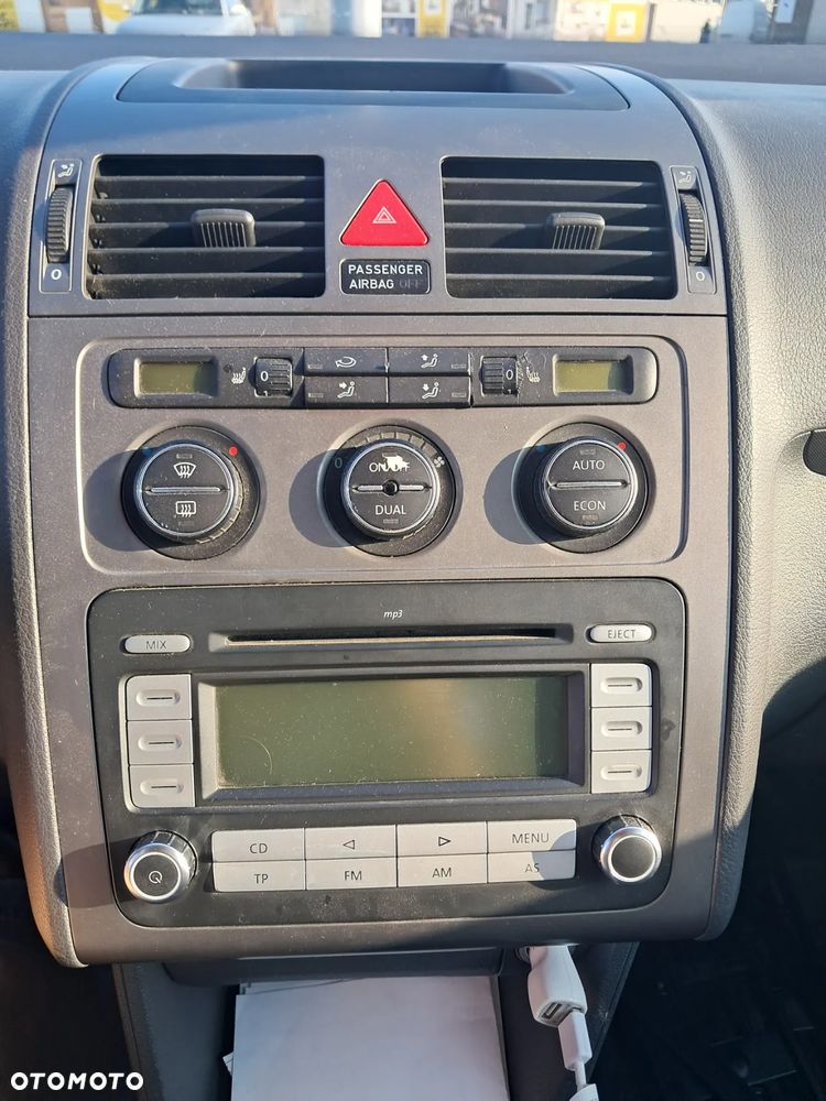 Volkswagen Touran 1.6 - 7