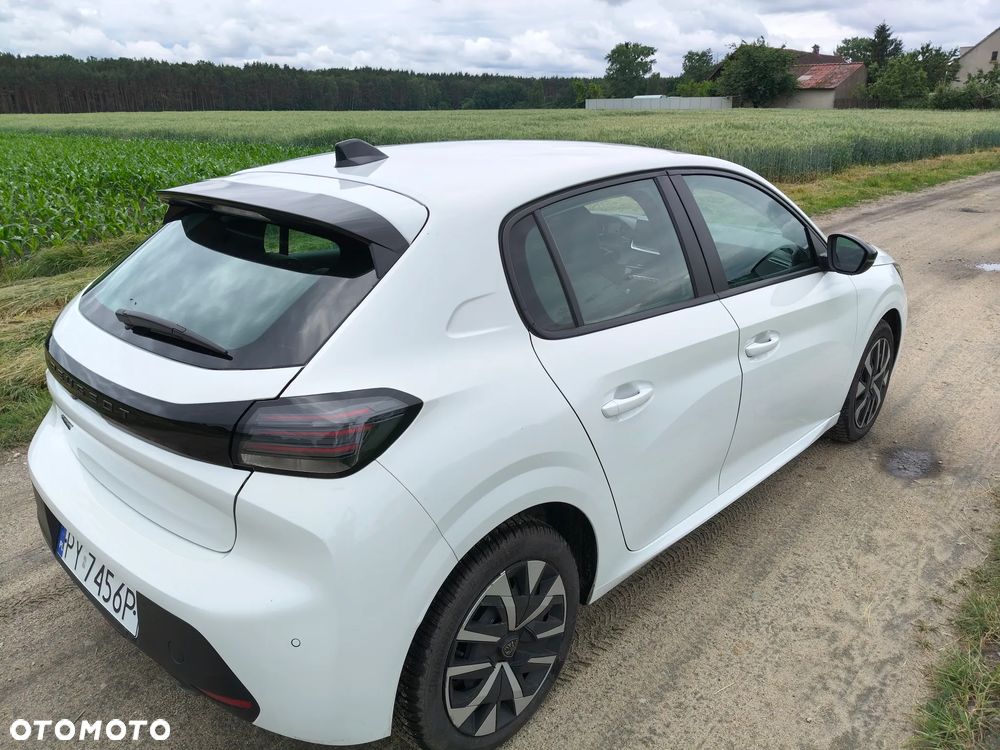 Peugeot 208 - 11
