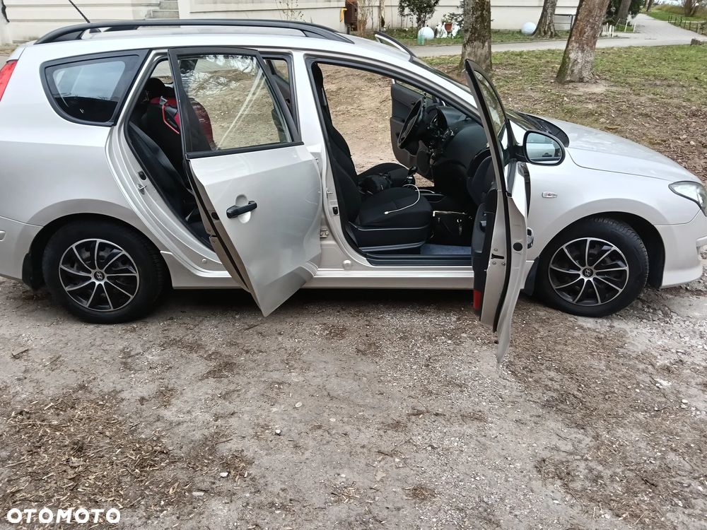 Hyundai i30 1.4 Base + EU5 - 13