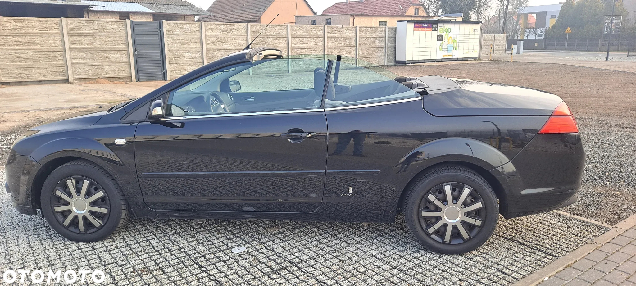 Ford Focus Coupe-Cabriolet 2.0 TDCi DPF Black Magic - 2