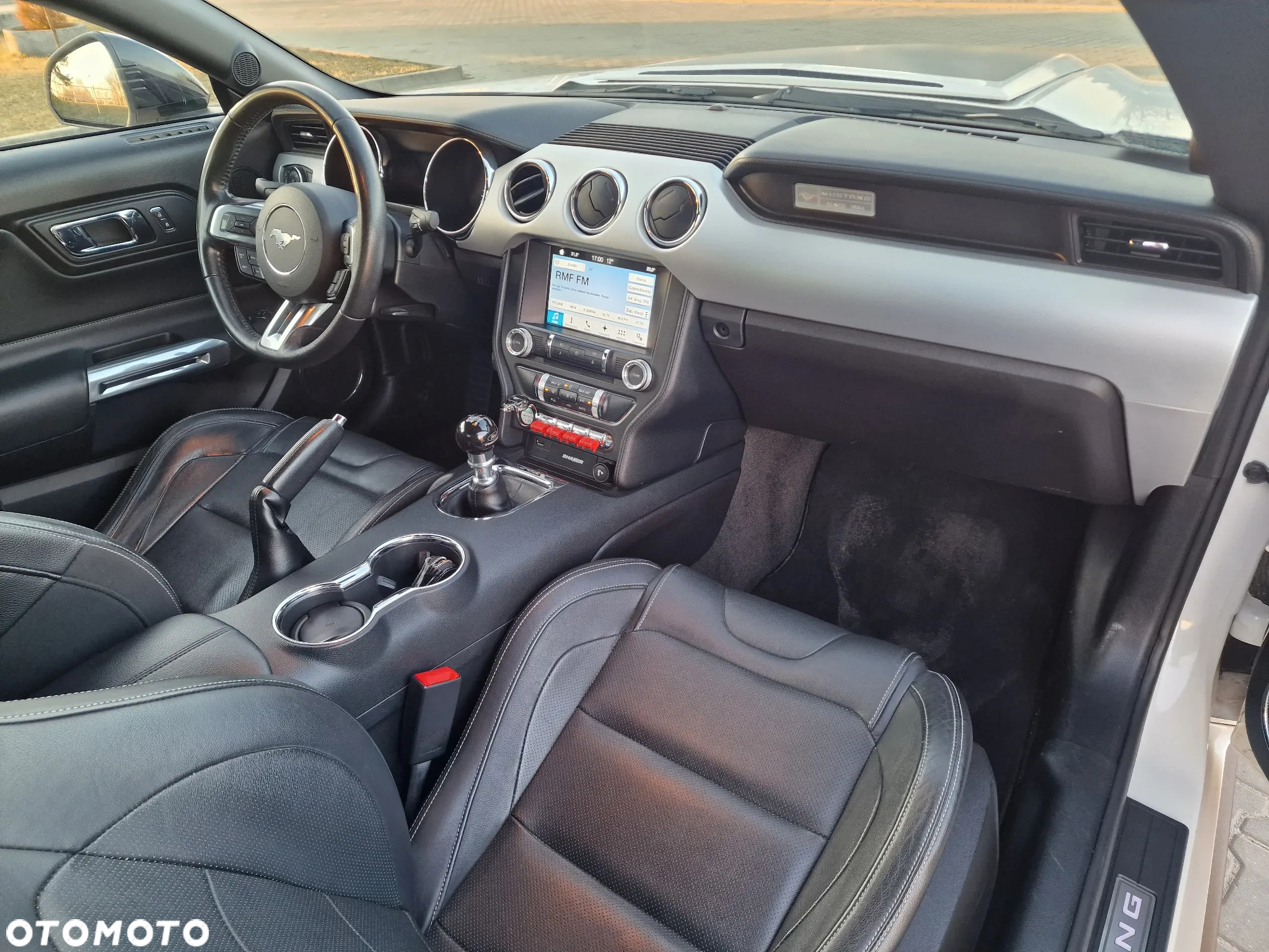 Ford Mustang 5.0 V8 GT - 11