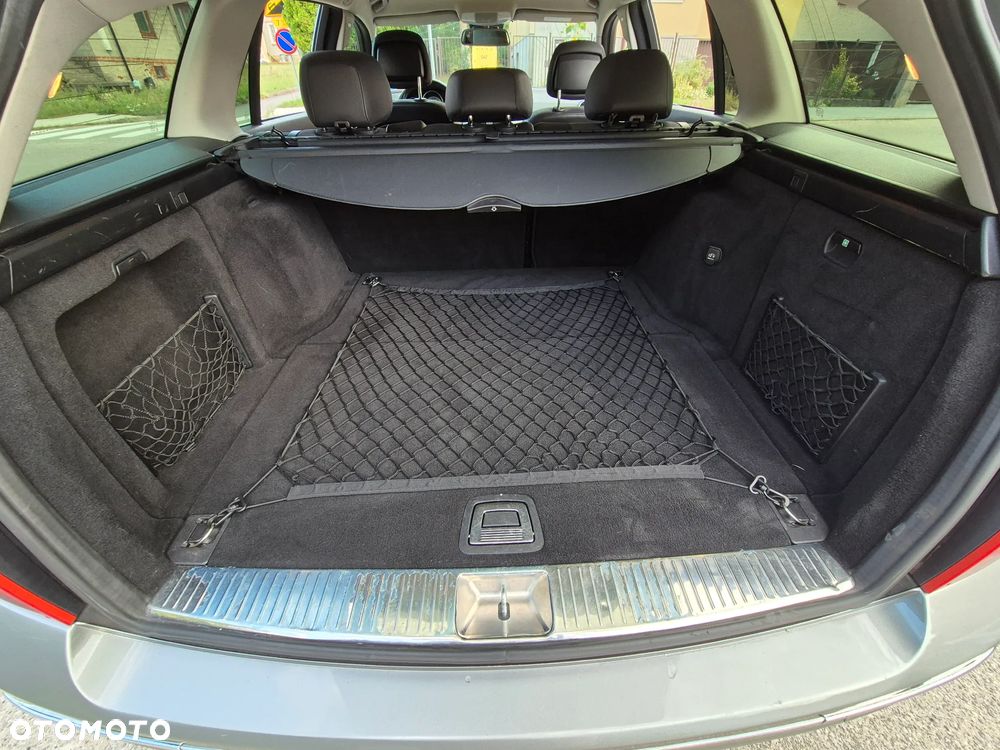 Mercedes-Benz Klasa C 180 T BlueEFFICIENCY Avantgarde - 21