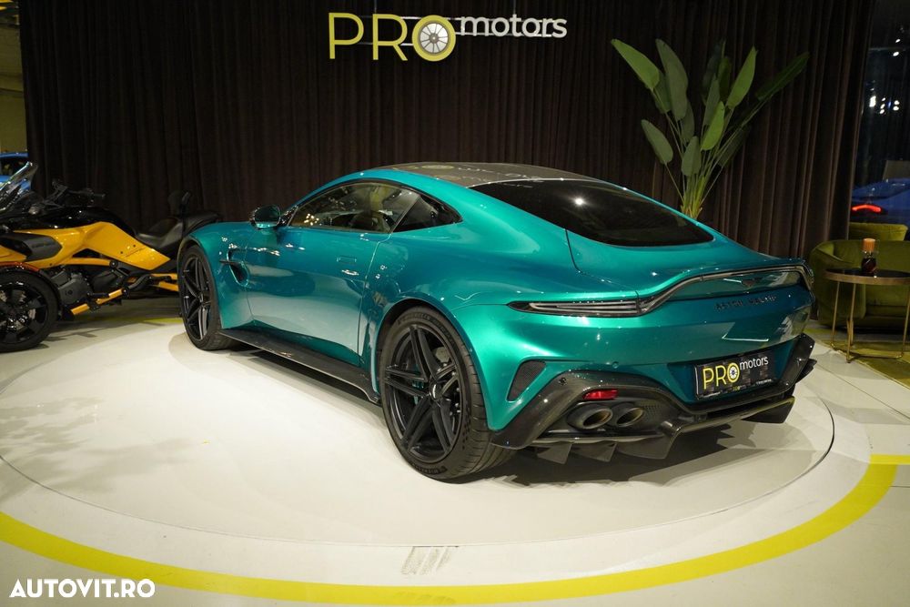 Aston Martin V8 Vantage - 8