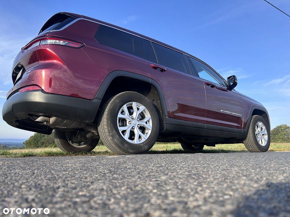 Jeep Grand Cherokee - 32