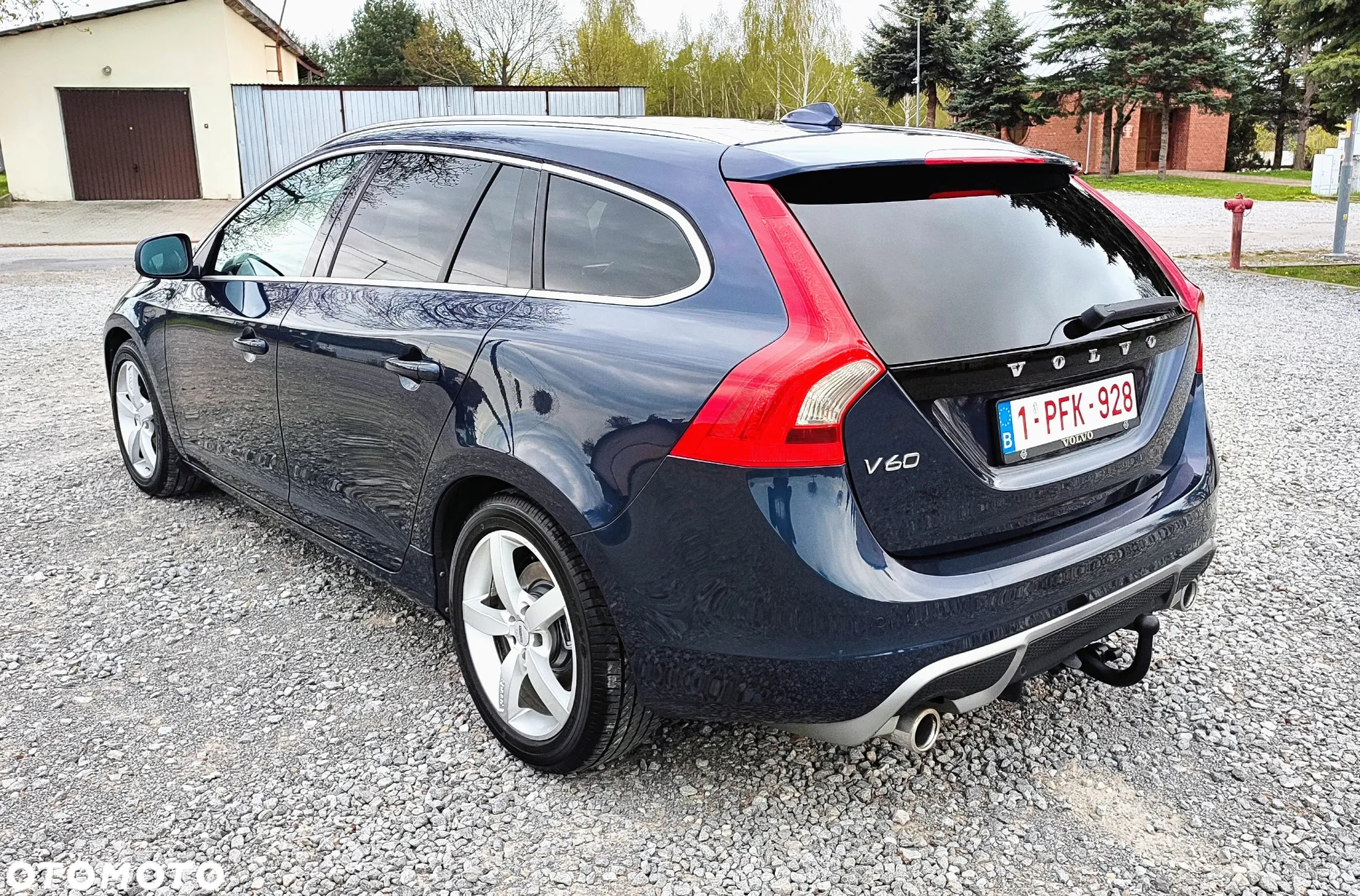 Volvo V60 D3 R-Design - 8